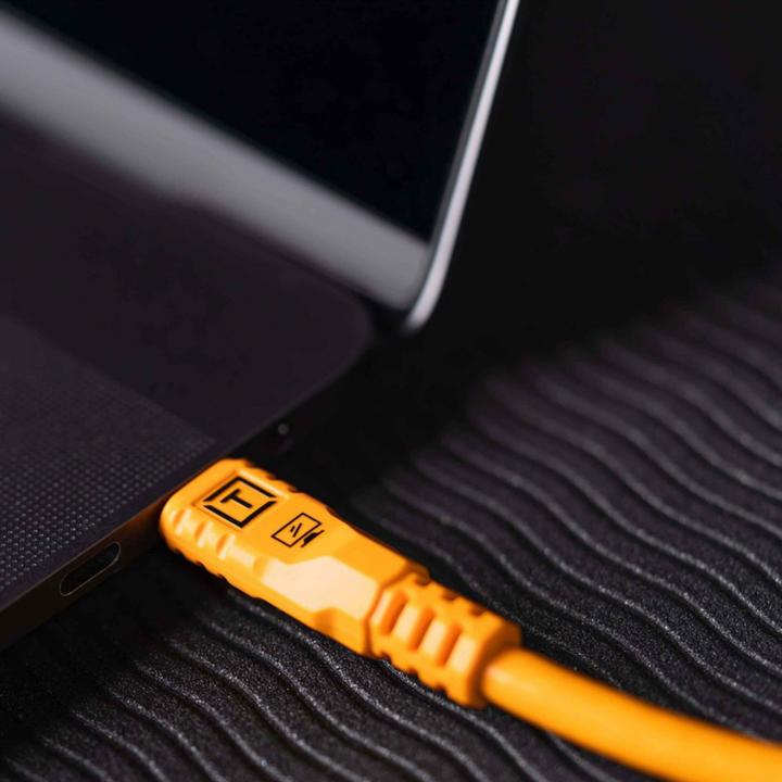 Actual product image Tether Tools TetherPro USB-C Optima 10G rechts orange 1,8m (1.80 m, USB 3.2 Gen 2)