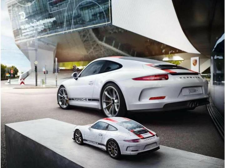 Produktbild Ravensburger Porsche 911R (108 Teile)