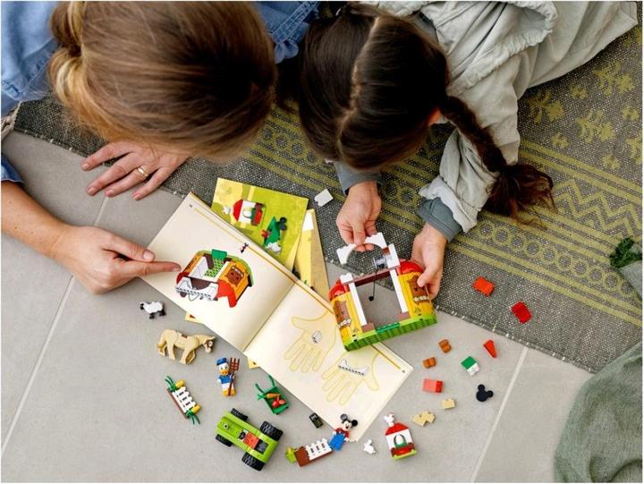 Actual product image LEGO Farm of Disney Mickey Mouse and Antulis Donald 10775 (10775, LEGO Disney)