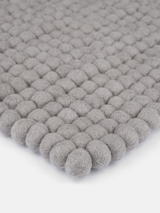 Produktbild Myfelt Luis – Filzkugel Sitzauflage quadratisch (36 x 36 cm)