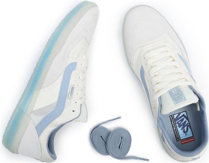 Actual product image Vans Ave (40)