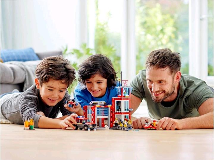Actual product image LEGO Fire station (60215, LEGO City)