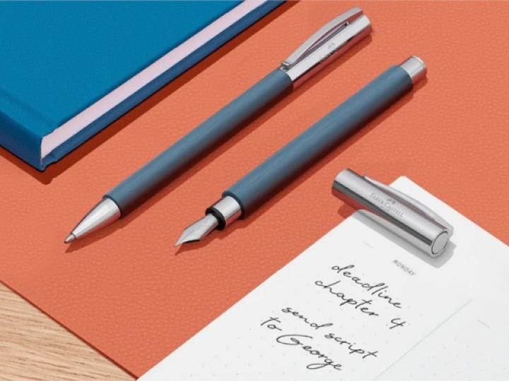 Produktbild Faber-Castell Füllfederhalter (Blau, Chrom, 1 x)