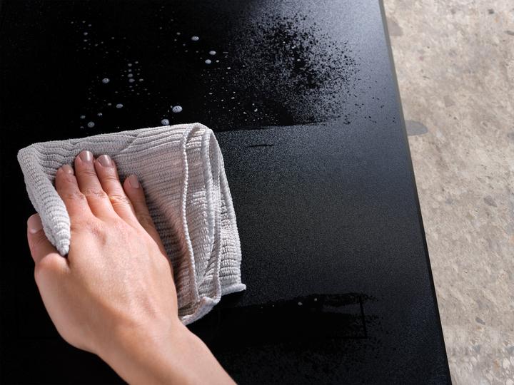 Immagine prodotto Electrolux Piano cottura a induzione SenseBoil con sensore di sovracottura da 60 cm, GK58TSIBSO, 949599364