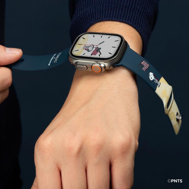 Actual product image Caseme Strap for Peanuts-themed Apple Watch 42, 44, 45,49mm (42 mm, 44 mm, 45 mm, 49 mm, Silicone)