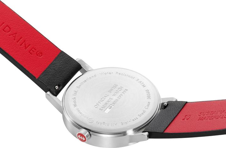 Actual product image Mondaine Classic Pure (Analogue wristwatch, Swiss made, 40 mm)