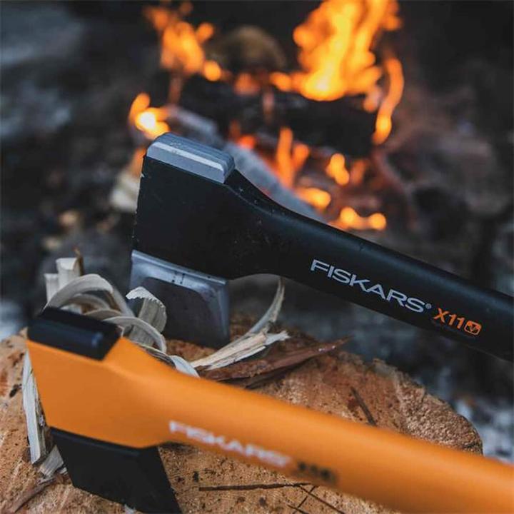 Actual product image Fiskars Splitting axe X11