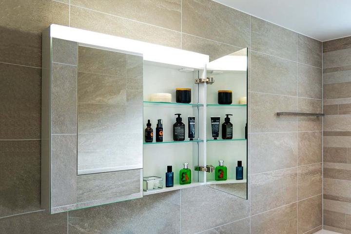 Produktbild Schneider LOWLINE Basic LED Lichtspiegelschrank, 1 Tür, Anschlag wechselbar, offenes Fach unten, 60