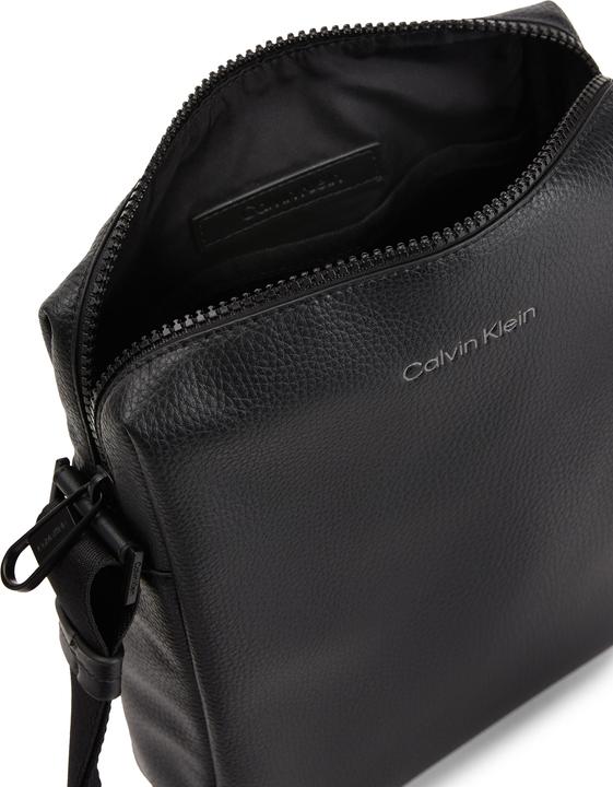 Actual product image Calvin Klein Shoulder Bag CK Must Reporter PF22 (49% POLYURETHANE, 51% RECYCLED POLYESTER)
