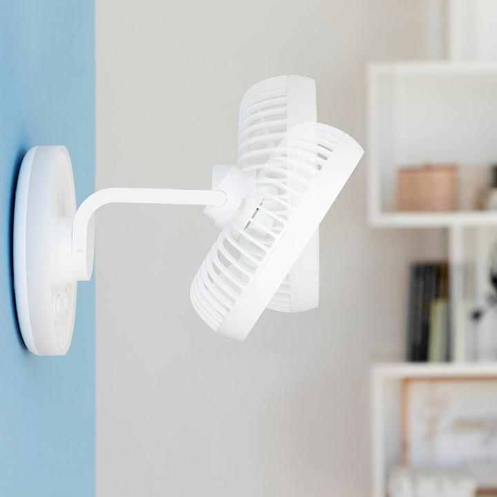 Produktbild InnovaGoods Tischventilator mit Akku und LED FanLed Ø6,6" 4000 mAh (40 dB)