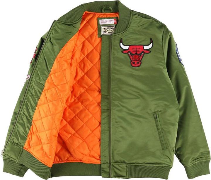 Actual product image Mitchell & Ness NBA Flight Satin - Chicago Bulls Bomberja - 125971 (L)