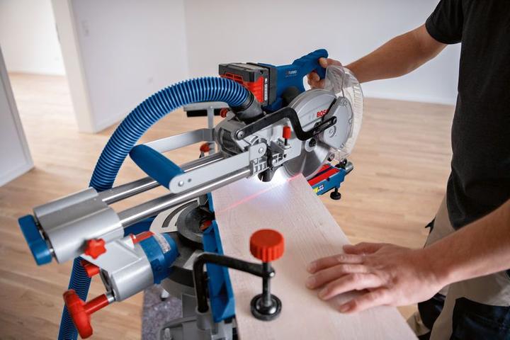 Actual product image Bosch Professional Scie pendulaire à onglet à accu BOSCH Click+Go GCM 18V-216 D BITURBO