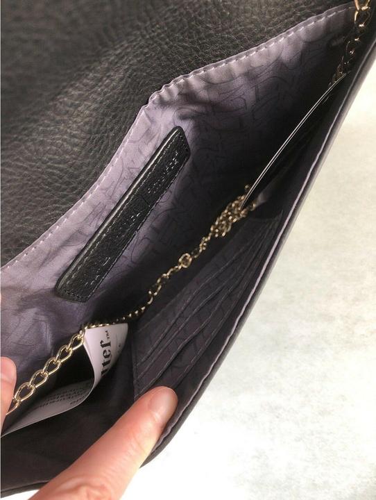 Produktbild Danielle Nicole Unterarmtasche Hufflepuff Uniform Harry Potter