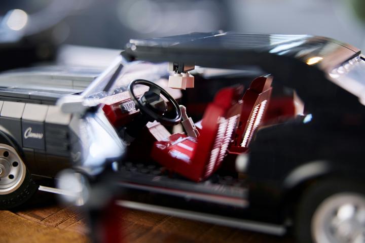 Produktbild LEGO Chevrolet Camaro Z28 (10304, LEGO Seltene Sets)