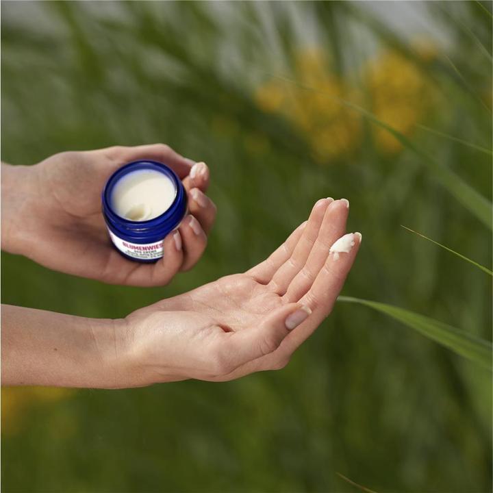 Actual product image Rosenrot Deodorant cream FLOWER WESH (Roll-on)