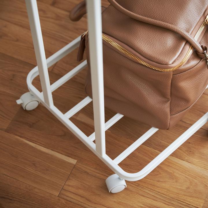 Actual product image Yamazaki Garderobe mit Rollen TOWER