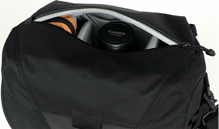 Actual product image Lowepro Stealth Reporter D550 AW, shoulder bag, black (Camera shoulder bag)