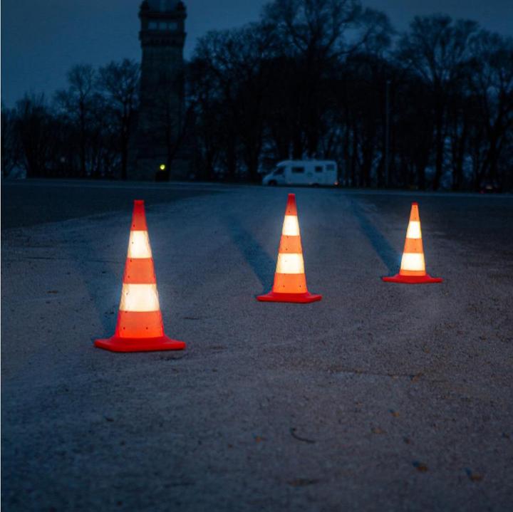 Actual product image Dönges Folding traffic cone, height 750 mm, Pro version, partially reflective