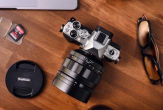 Produktbild Voigtländer Festbrennweite Nokton 60mm / 0.95 MFT – Schwarz (Micro Four Thirds, Micro Four Thirds)