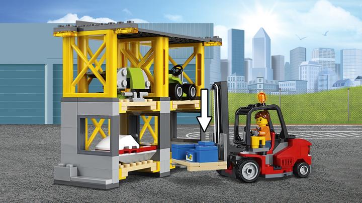 Actual product image LEGO Cargo terminal (60169, LEGO City)