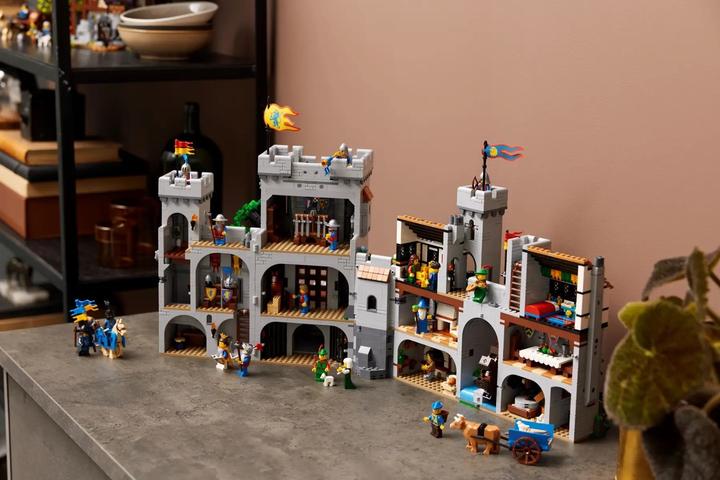 Image du produit LEGO Château des Chevaliers du Lion (10305, LEGO Icons, LEGO difficiles à trouver)