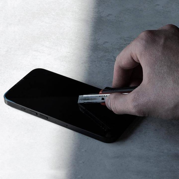 Actual product image Crong 7D Nano Flexible Glass - Niepękające szkło hybrydowe 9H na cały ekran iPhone 14 Plus / iPhone (1 Piece, Apple iPhone 13 Pro Max)