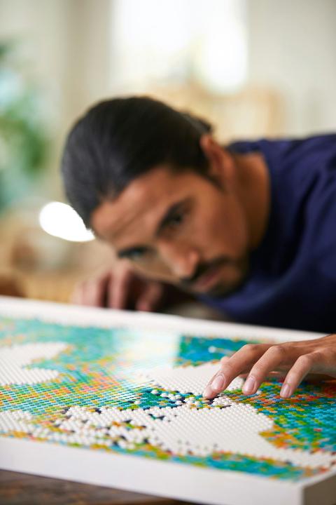 Actual product image LEGO World map (31203, LEGO Art, LEGO Rare Sets)