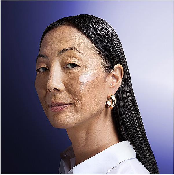 Actual product image Shiseido VITAL PERFECTION LiftDefine Radiance Night Concentrate (80 ml)