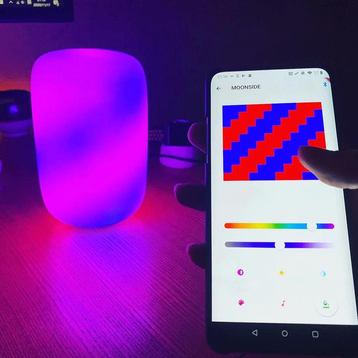Actual product image Moonside Lamp One (850 lm)