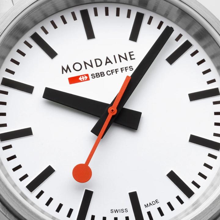 Actual product image Mondaine MST.4101B.SJ Stop2go Horloge - Station clock - Saffier glass - Staal - Zilver - 41 mm breed - (Swiss made, 41 mm)