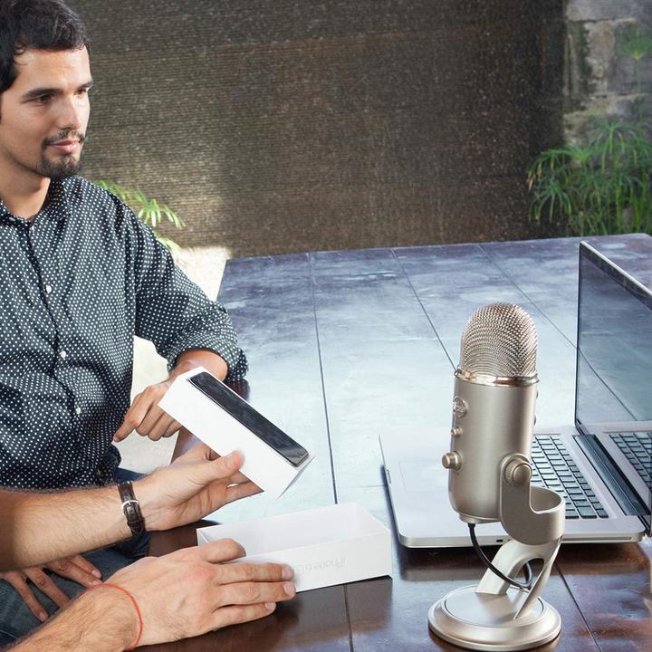 Actual product image Blue Yeti