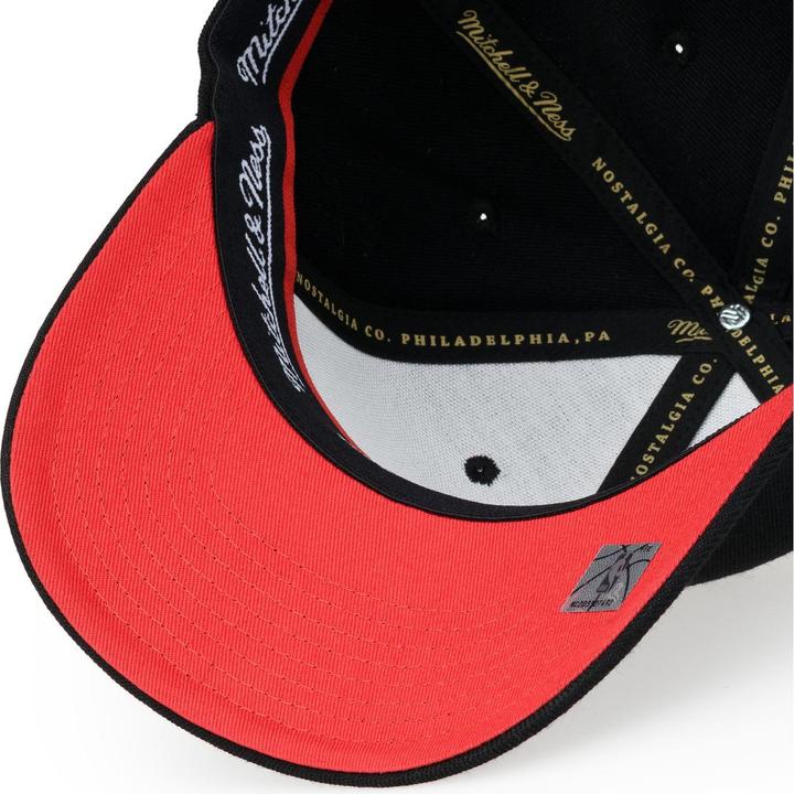 Actual product image Mitchell & Ness Snapback Stretch Cap - PATCH Chicago Bulls (One size)