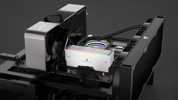 Produktbild Corsair Dominator Titanium RGB (2 x 32GB, 6000 MHz, DDR5-RAM, DIMM)