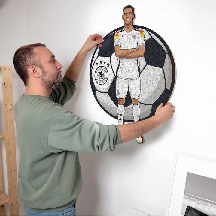 Actual product image Iconic Jamal Musiala - German Nationl Team - Wooden Puzzle Size M (270 pieces) (270 pieces)