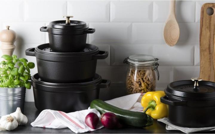 Produktbild Staub Cocotte (22 cm, Bräter + Schmortopf, Gusseisen)