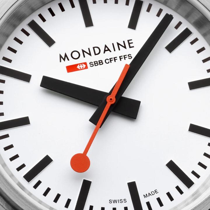 Actual product image Mondaine MST.4101B.LBV Stop2go Horloge - Station clock - Saffierglas - Staal/Kunstleer - Zilver/Zwart - 41 mm (41 mm)