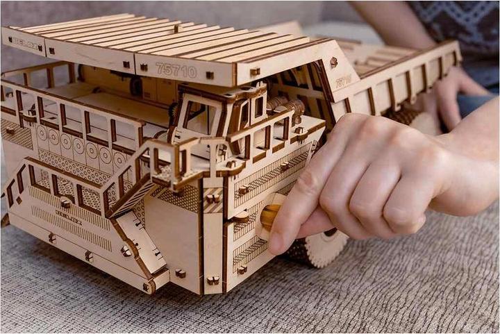 Produktbild Eco Wood Art Muldenkipper BelAZ 75710