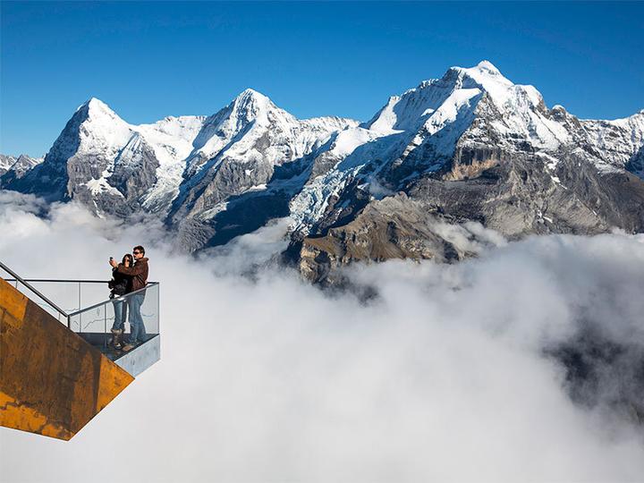 Produktbild Smartbox 1 Übernachtung im Berner Oberland mit James Bond-Brunch im Piz Gloria (2 Pers.)