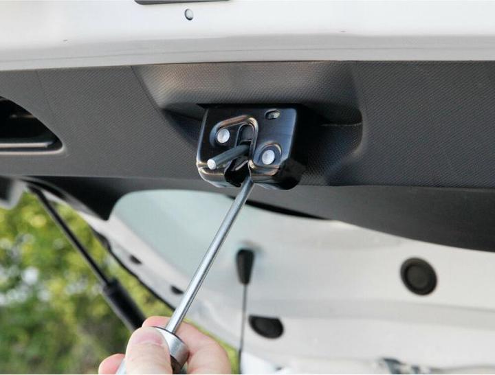Actual product image Lampa Luggage compartment locking hook for ventilation of the vehicle interior