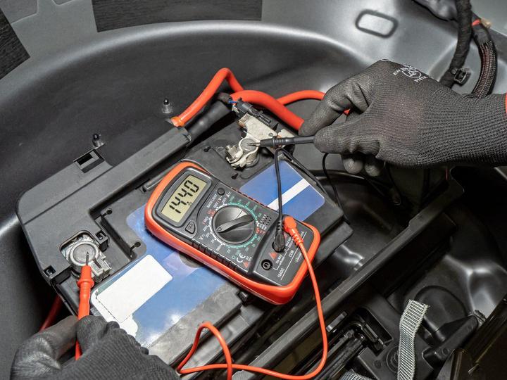 Produktbild Vigor Digital Multimeter ∙ V4324 (CAT II)