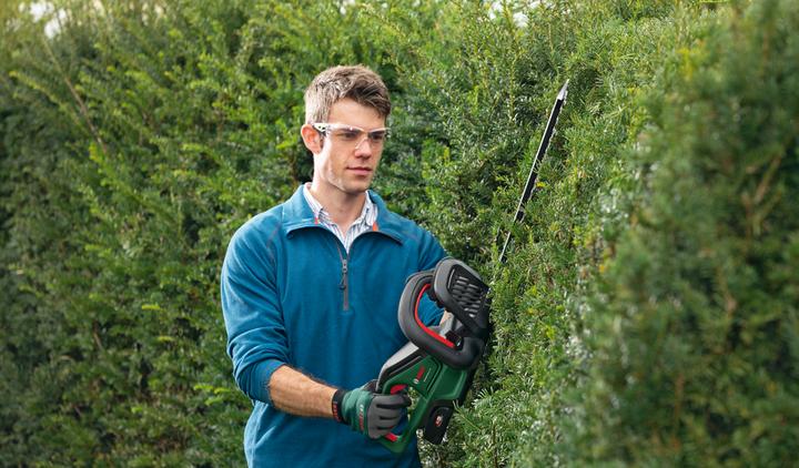 Actual product image Bosch Home & Garden Universal HedgeCut 18V-55 (Cordless hedgecutters)