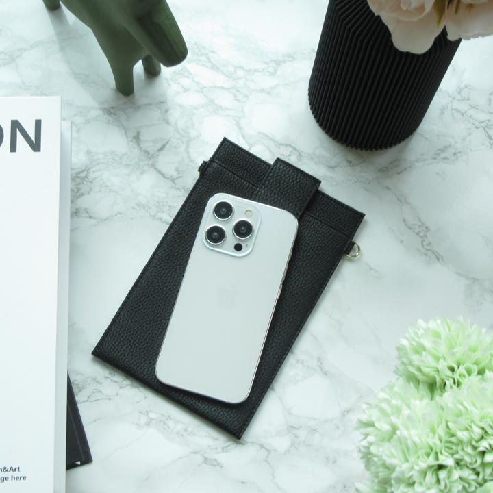 Produktbild PhoneLook Elegante universelle Smartphone Umhängetasche aus veganem Leder inkl. Umhängegurt aus Leder (vegan)