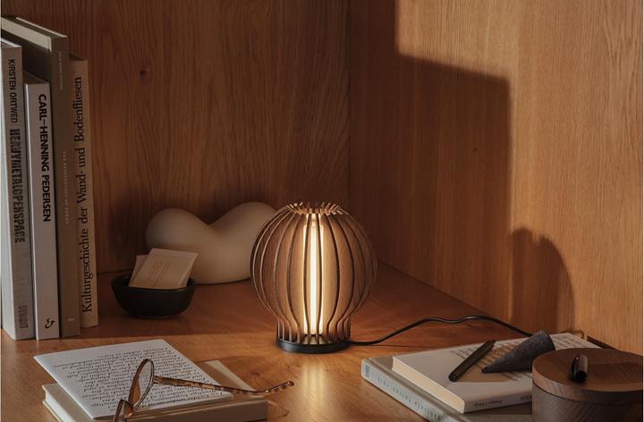 Produktbild Eva Solo Tischleuchte Radiant rund, 15 cm, Smoked (135.75 lm)