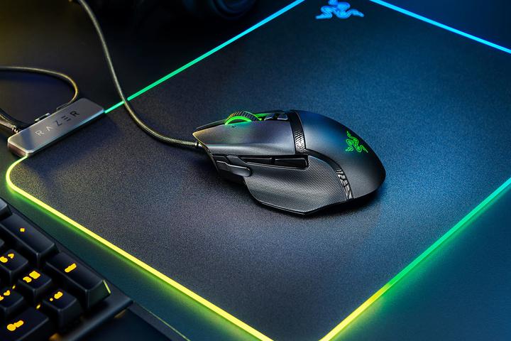 Actual product image Razer Basilisk V2 (Cable)