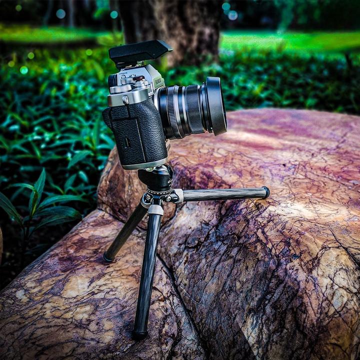 Actual product image Leofoto MT-02C (Metal, Carbon)