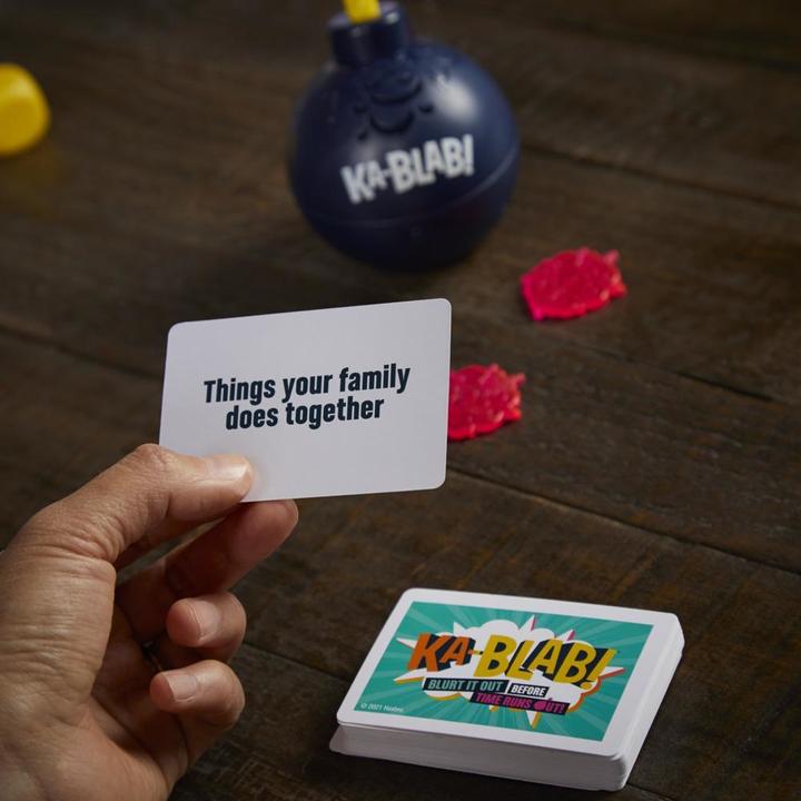 Actual product image Hasbro Gaming Ka-Blab! Party card game (Danish, Norwegian)