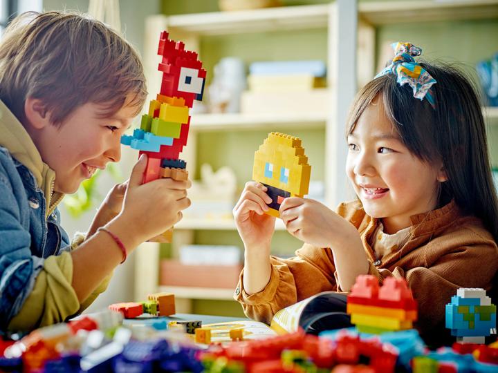 Actual product image LEGO Large creative building set (11030, LEGO Classic)