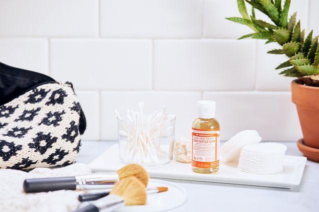Actual product image Dr. Bronner's 18-IN-1 Tea tree (Liquid soap, 60 ml)