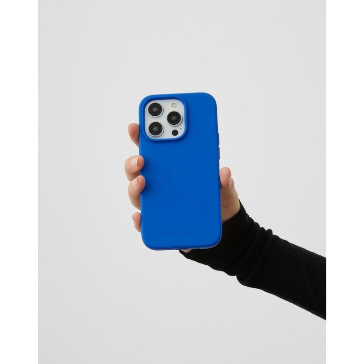 Immagine prodotto iDeal Of Sweden Cover in silicone di design blu cobalto (Apple iPhone 15 Pro Max)