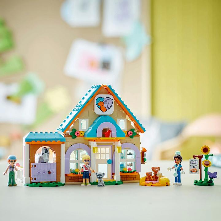 Produktbild LEGO Tierarztpraxis für Pferde und Haustiere (42651, LEGO Friends)